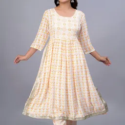 SIPEAK WEAR BETTER Women Orange Kurta Sets-picture-36