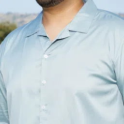 Instafab Plus Men Comfort Opaque Casual Shirt image 2