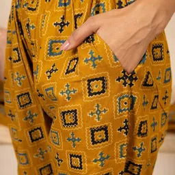 SHIVARA Ethnic Motifs Printed V-Neck Pure Cotton Straight Kurta With Trousers & Dupatta image 3