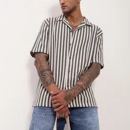 SHOWOFFFF Men Comfort Striped Casual Shirt-picture-31