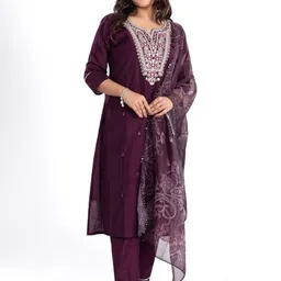 Label By Anusha Women Maroon Embroidered Kurta Pant Set With Dupatta image 2