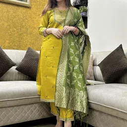 YAMUNE Women Ethnic Motifs Embroidered Regular Thread Work Kurta with Trousers & With Dupatta-picture-10