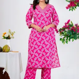 FrionKandy Women Geometric Printed Cotton Kurta with Trousers & Dupatta image 2