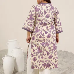 EXTRA LOVE BY LIBAS Floral Printed V-Neck Sequinned Straight Plus Size Kurta image 4