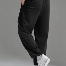 Leotude Men Relaxed-Fit Track Pants image 3