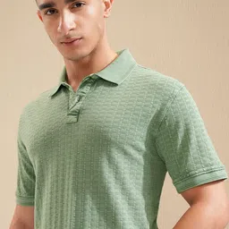 HIGHLANDER Men V-Neck Pockets Slim Fit T-shirt image 4