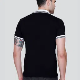 Deefab Men Pockets T-shirt image 2