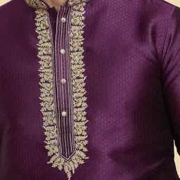 Arihant Rai Sinha Men Embroidered Regular Kurta with Churidar image 2