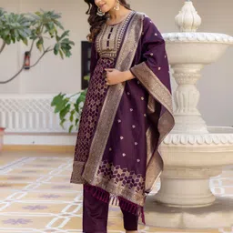skylee Women Jacquard, Silk Blend Kurta Pant Dupatta Set image 4
