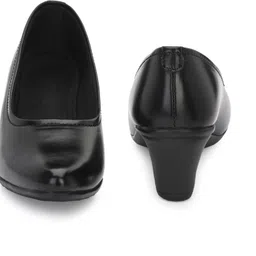 footloose Women Bellies Sandal image 3