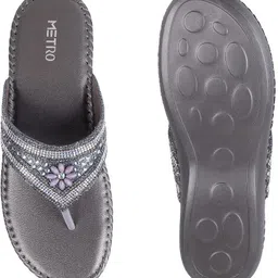 metro Women Wedges Sandal image 4