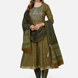 Vbuyz Women Green Printed Pleated Sequinned Pure Cotton Kurti with Trousers & With Dupatta image 2