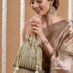 TEEJH Embellished Potli Clutch image 4