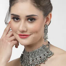 Moedbuille Silver-Plated Ghungroo-Studded Jewellery Set image 2