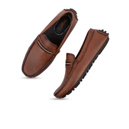 birgos Men Textured Driving Shoes image 2