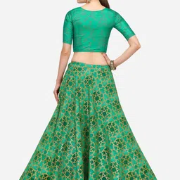 LEWAWAA Green & Gold-Toned Foil Print Ready to Wear Lehenga & Unstitched Choli image 2