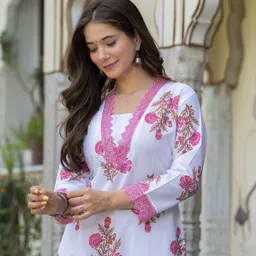 koito Women Printed Pure Cotton Straight Kurta image 3