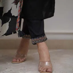 solenza Women Embroidered Viscose Rayon A-line Kurta image 2