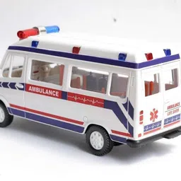 little finds Amublance Toy Centy image 2