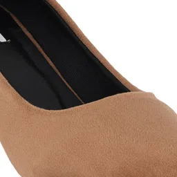 ELLE Pointed Toe Blocked Pumps image 2