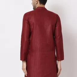 tsarina Men Solid Cotton Blend Straight Kurta image 2