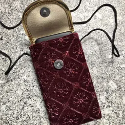 annaarzi Girls Maroon Mobile Pouch image 2