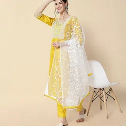 vredevogel Women Silk Blend Kurta Pant Set image 1