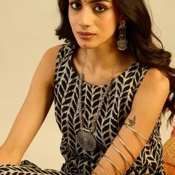 niyukti Women Printed Cotton Blend A-line Kurta-picture-11