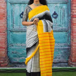 clothonus Checked Pure Cotton Block Print Saree-image-9