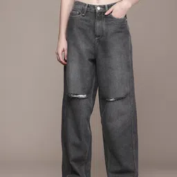 The Roadster Life Co. Women High-Rise Skater Fit Mildly Distressed Light Fade Jeans-image-6