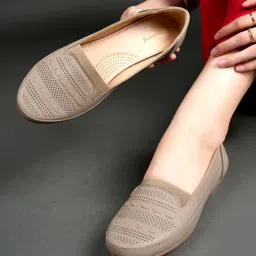 DressBerry Women Round Toe Laser Cuts Detailed Loafers-image-86