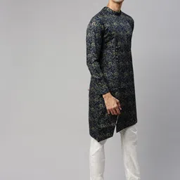 Manyavar Men Navy Blue & Beige Floral Printed Straight Kurta image 4