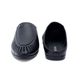 rishXation Men Ethnic Leather Fisherman Sandals image 5