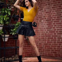 Berrylush Yellow V-Neck Puff Sleeves Top-picture-10