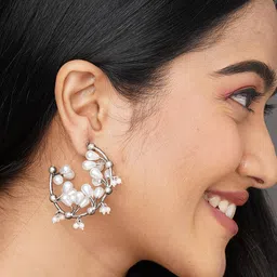 Binnis Wardrobe White & Silver-Toned Pearl Hoop Earrings-picture-10