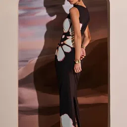 Outzidr Women Dyed Sleeveless Maxi Dress image 2