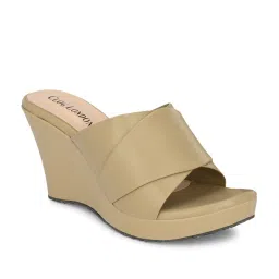 Clog London Women's Beige Casual Wedges image 3
