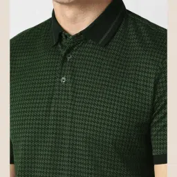 Van Heusen Green Cotton Regular Fit Printed T-Shirt image 5