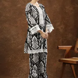 Anouk Women Ethnic Motifs Printed Regular Thread Work Pure Cotton Kurta with Trousers image 5