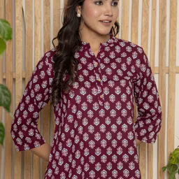 Samhitas Floral Printed Mandarin Collar Cotton Straight Kurta-picture-19