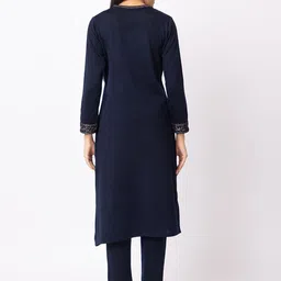 KEIKO Ethnic Motifs Printed Mandarin Collar Straight Kurta with Trousers image 5