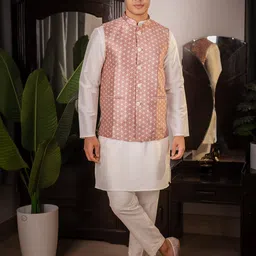 SUUTRAA BY SG Barcade Mandarin Collar Neck Sleeveless Nehru Jacket-image-73