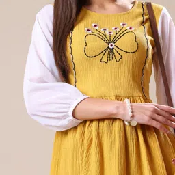 Kinjo Embroidered Crepe Top image 3