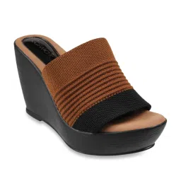 Catwalk Women's Tan & Black Casual Wedges image 2