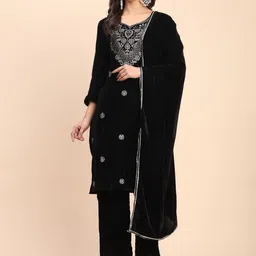 DIVASTRI Women Ethnic Motifs Embroidered Regular Thread Work Velvet Kurta with Trousers & With Dupatta image 4