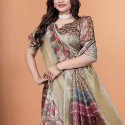 Mufa Floral Zari Silk Blend Patola Saree image 4
