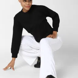 Forever 21 Black Regular Fit Sweatshirt image 4