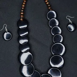 PALAK SAXENA Artificial Beaded Necklace And Earrings image 3