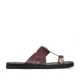 Bata Men's Wine Toe Ring Sandals image 1