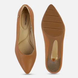 Mochi Solid Kitten Pumps image 5